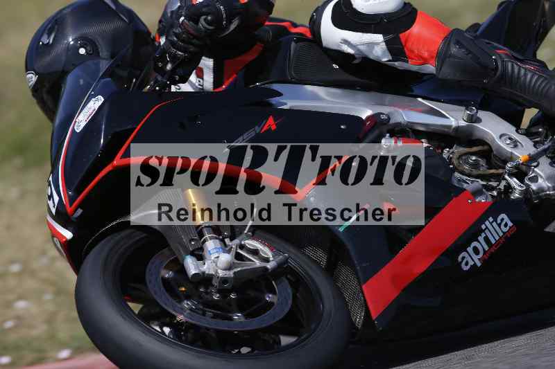 /Archiv-2023/28 05.06.2023 Moto Club Anneau du Rhin/rouge-expert/9